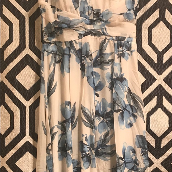 Floral Maxi Dress - Picture 6 of 7